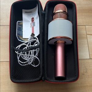 Rose Gold Wireless Microphone with Case